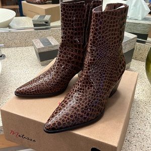 TODAY ONLY $25- Price firm.Matisse Cary chocolate patent leather croc boots